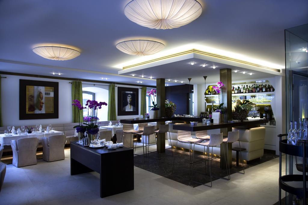 Iris Porsche Hotel&Restaurant Mondsee Exterior foto
